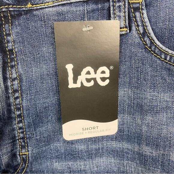 Lee Mid Rise Regular Fit Denim Shorts Sz.22W NWT - Picture 5 of 9